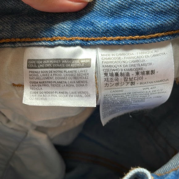 Levi's 501 Premium Distressed Jeans - Picture 5 of 8